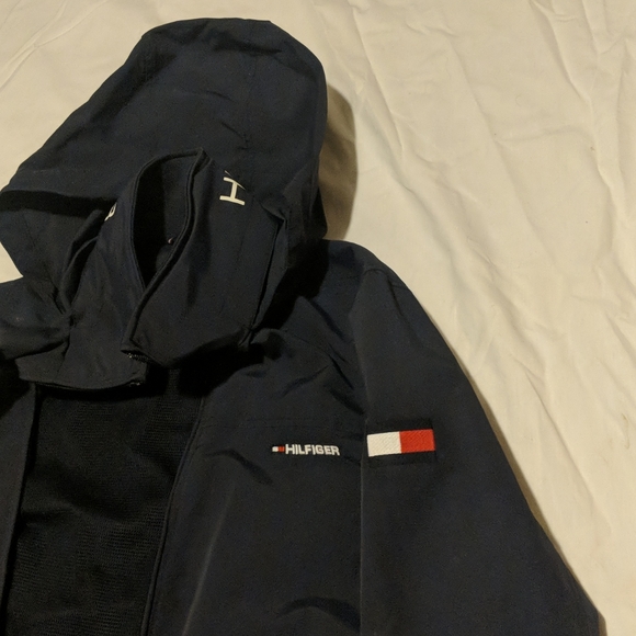Authentic Lightweight Tommy Hilfiger Jacket - Picture 2 of 5